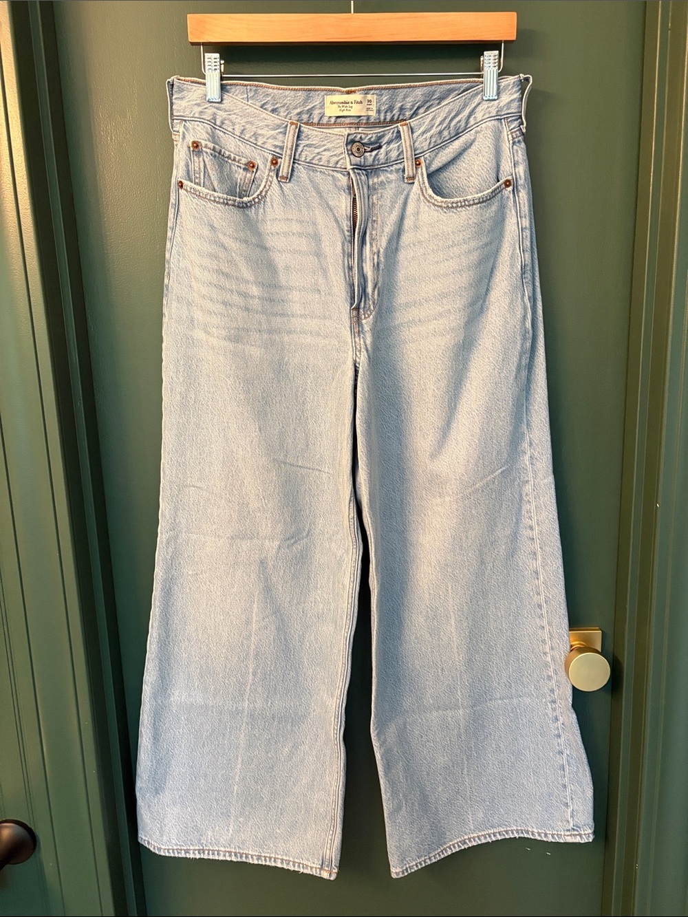 Abercrombie Light Wash, Wide Leg, High-rise Jeans